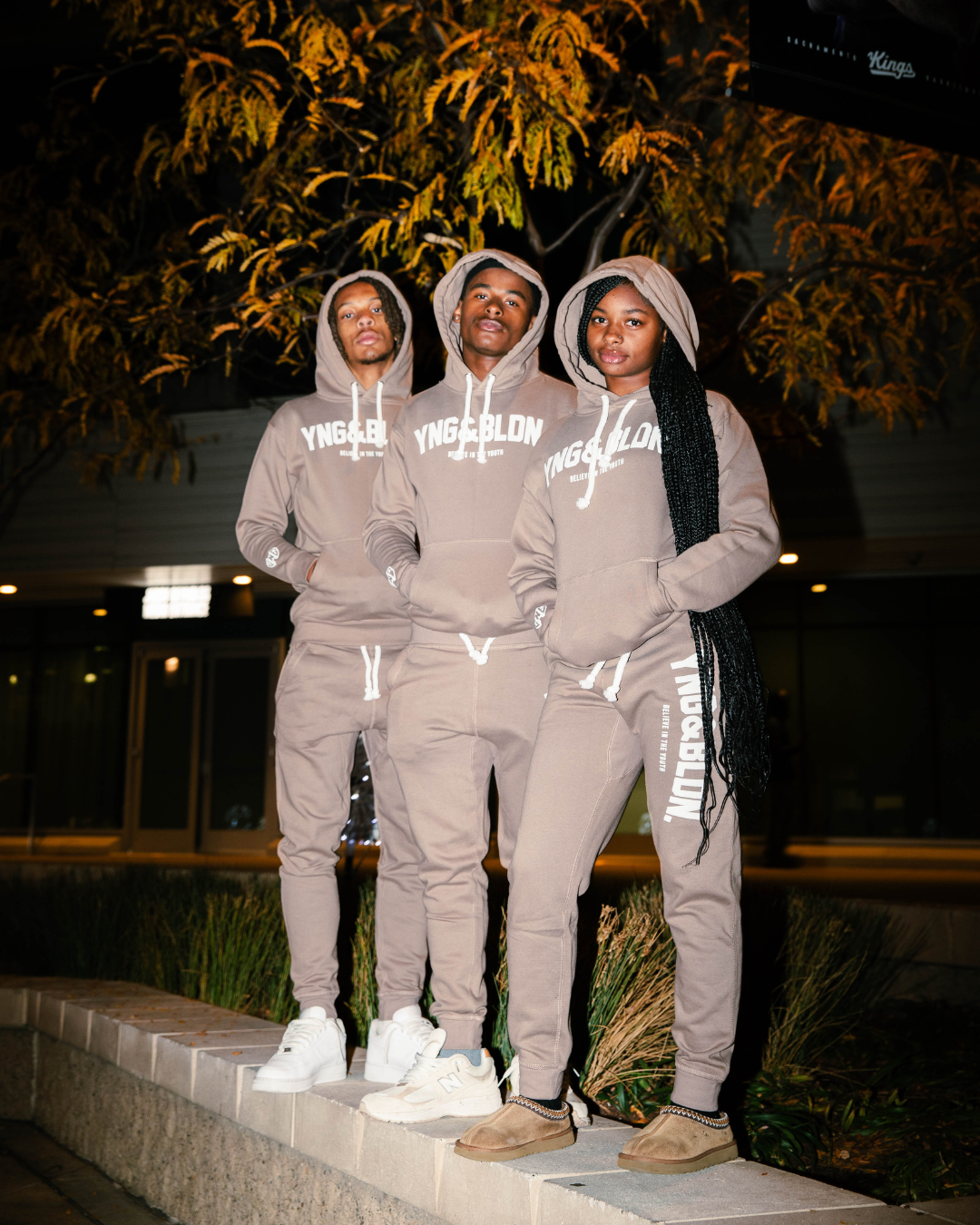 YNG BLDN. ARCH PREMIUM FULL SWEATSUIT Latte