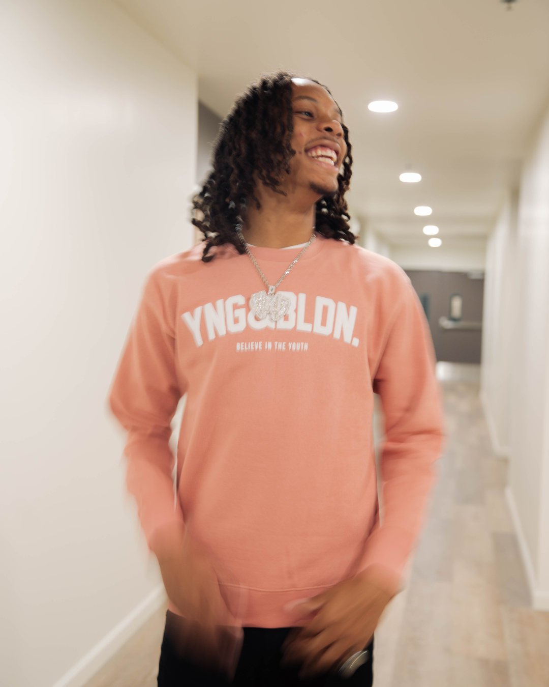 Discover elevated comfort and style with the YNG & BLDN ARCH Premium Crewneck Sweatshirt by Young and Building. Elevate your wardrobe with this high-quality, fashion-forward piece designed for the modern hustler. Upgrade your fashion game with the premium pullover in our dusty rose color with white puff print